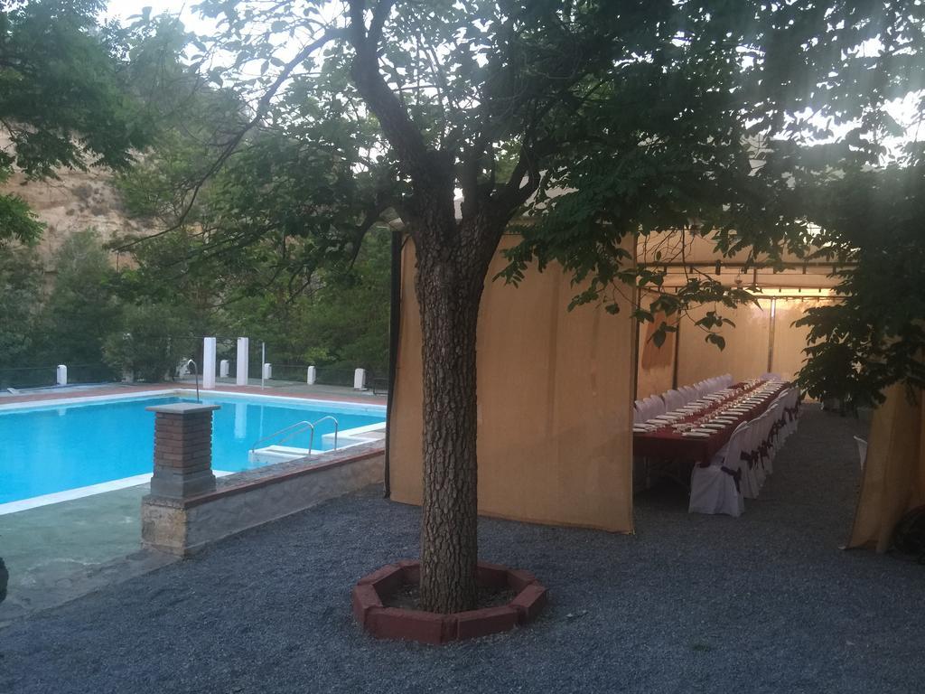 Casas Cueva Y Cortijo La Tala En Guadix Hotel Exterior foto
